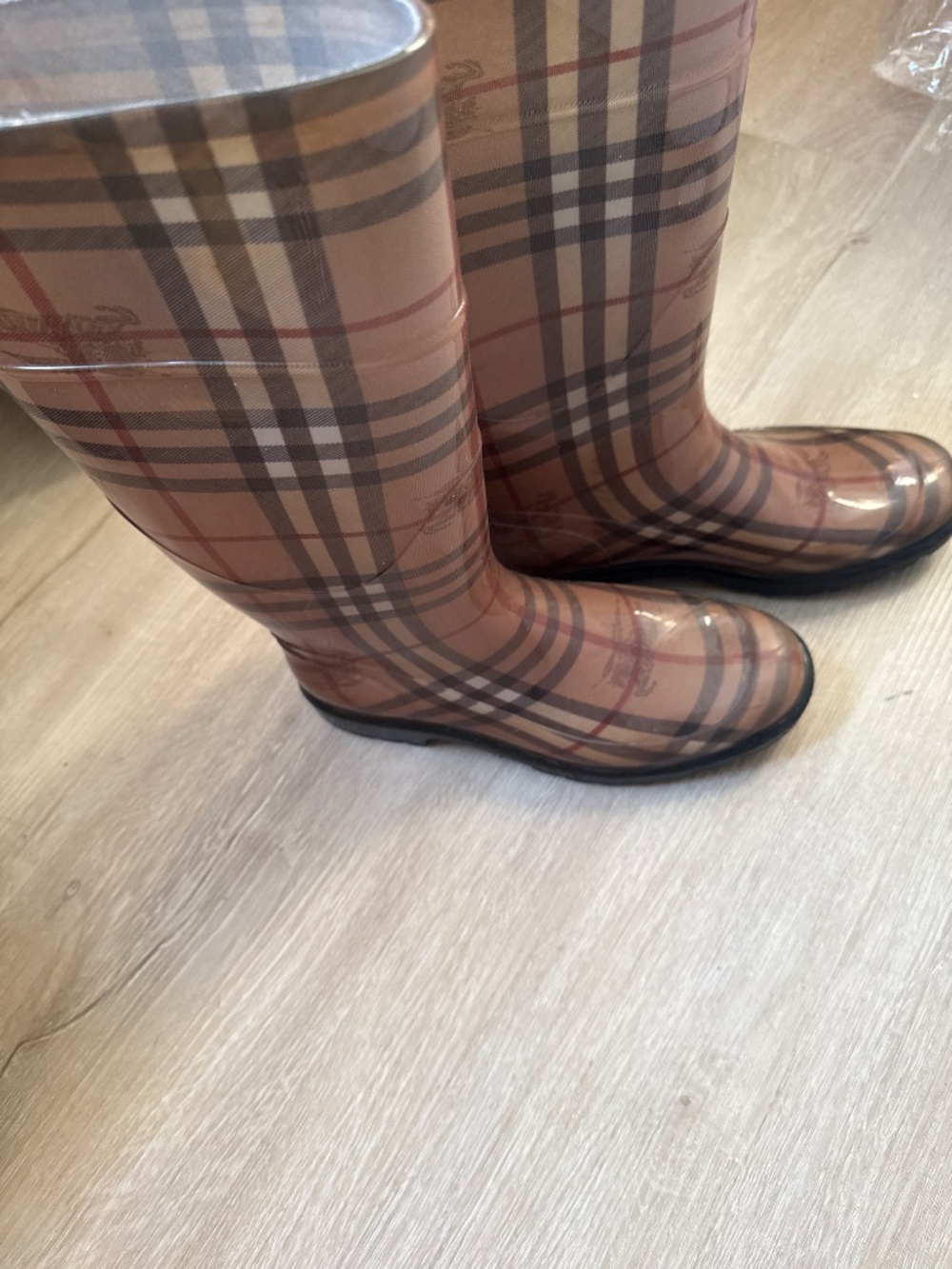 Burberry Rainboots - Picture 2 of 4